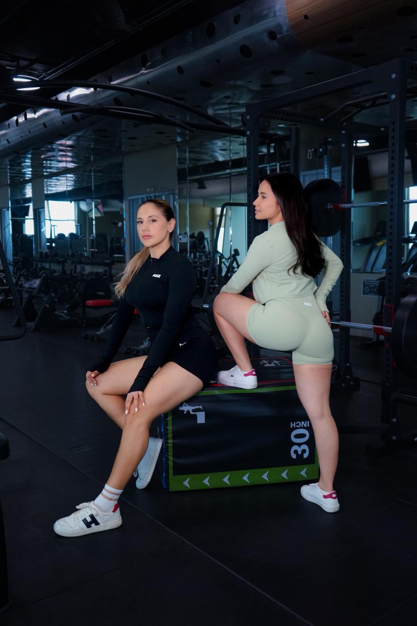 NOIR & OLIVE COMPLETE